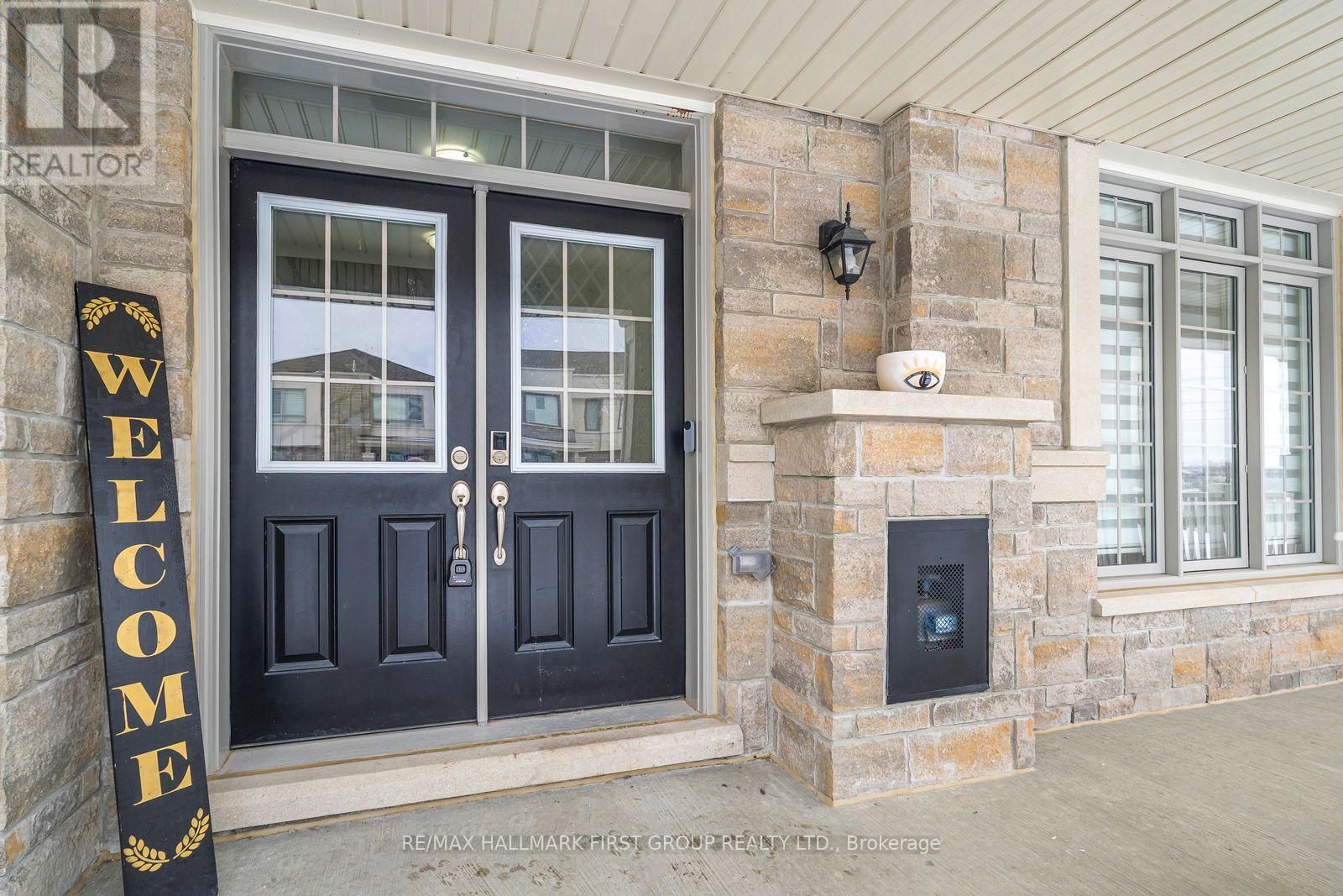 21 Souter Drive, Whitby, Ontario  L1P 0J6 - Photo 3 - E12827572