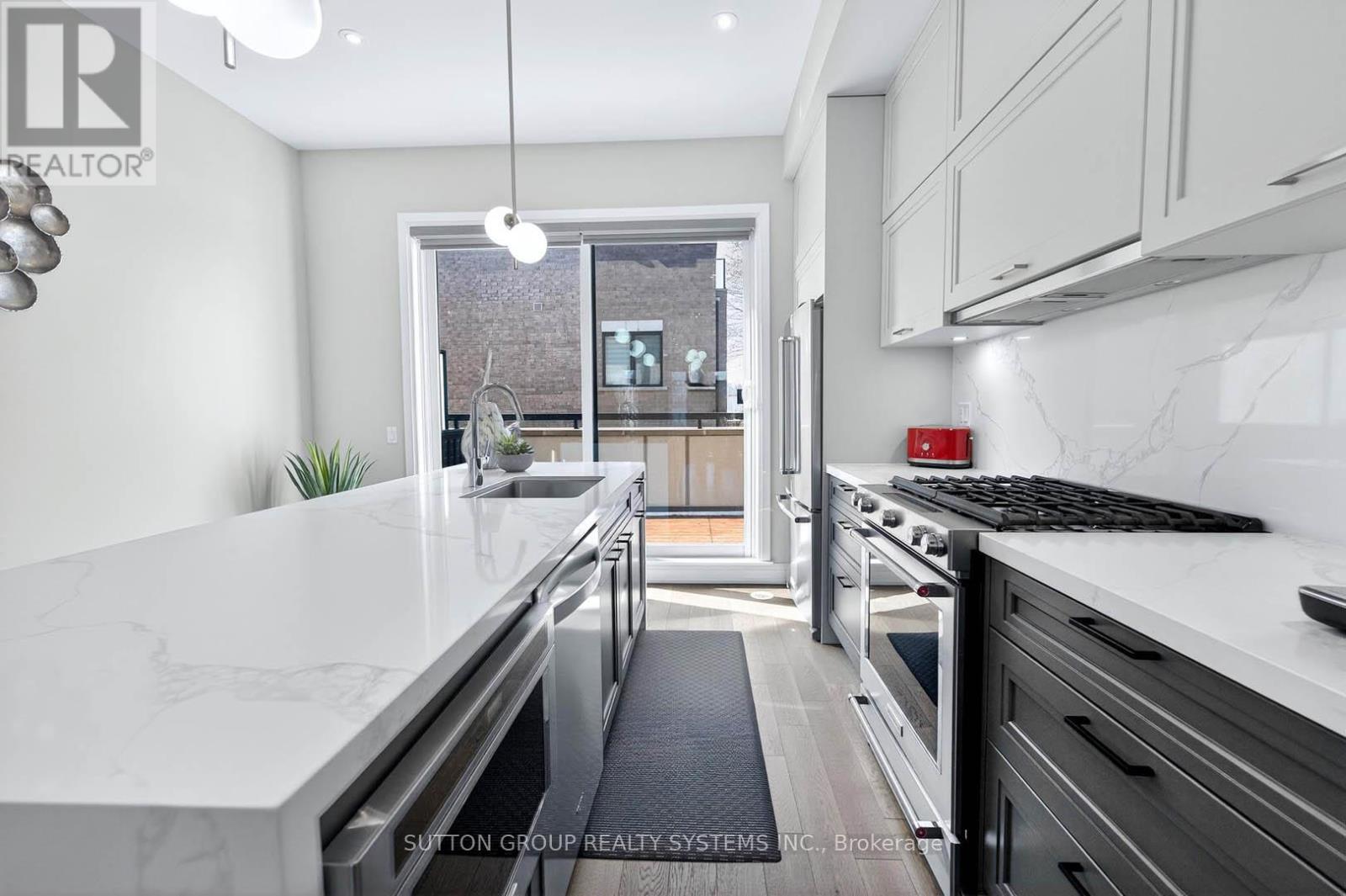 1126a Islington Avenue, Toronto, Ontario  M8Z 0G6 - Photo 20 - W12831404