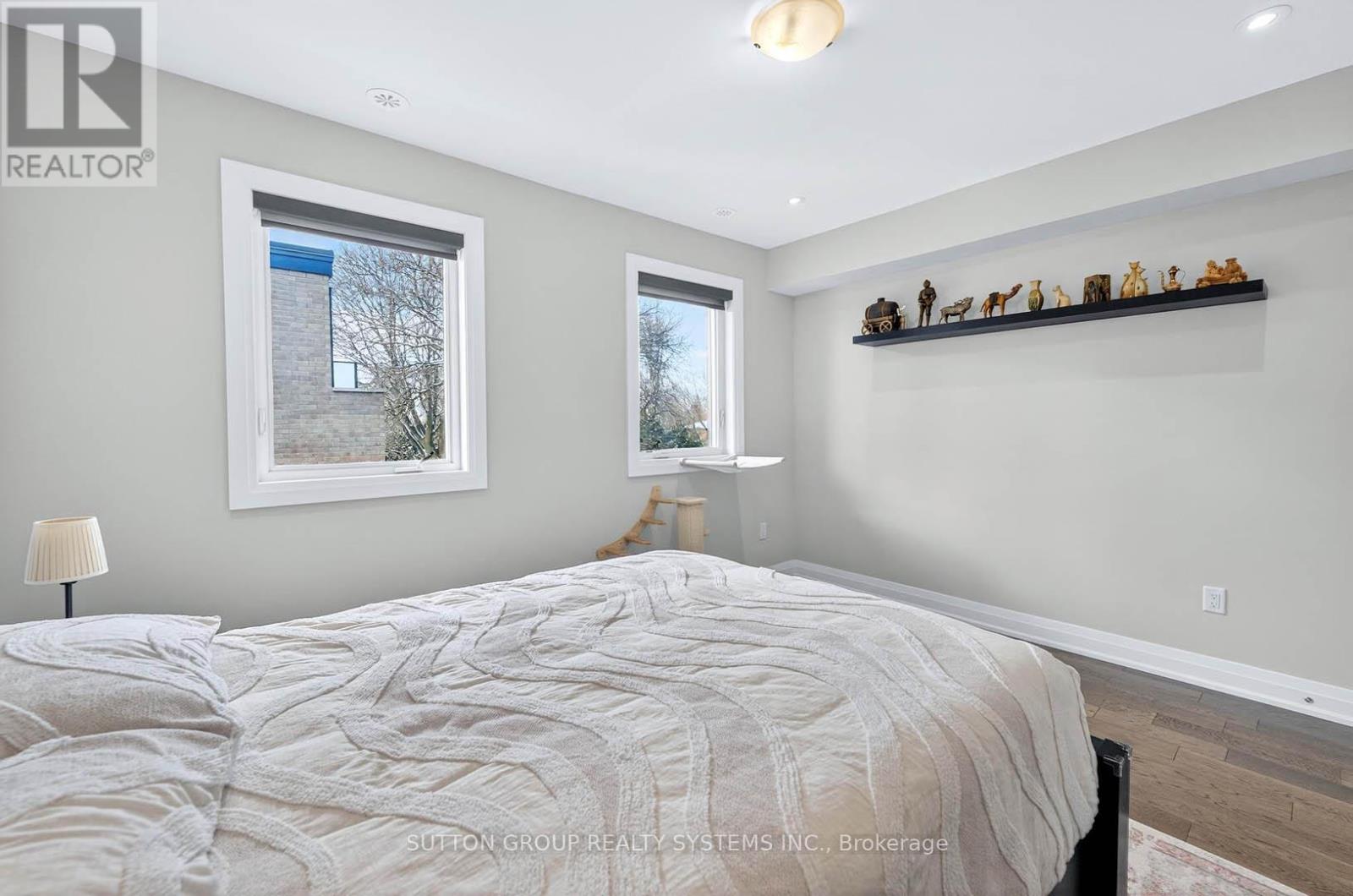 1126a Islington Avenue, Toronto, Ontario  M8Z 0G6 - Photo 27 - W12831404