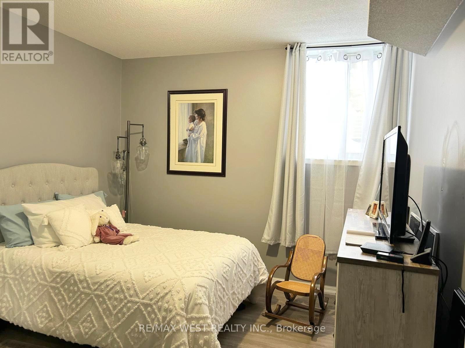 B - 358 Edgehill Drive, Barrie, Ontario  L4N 9X4 - Photo 8 - S12831534