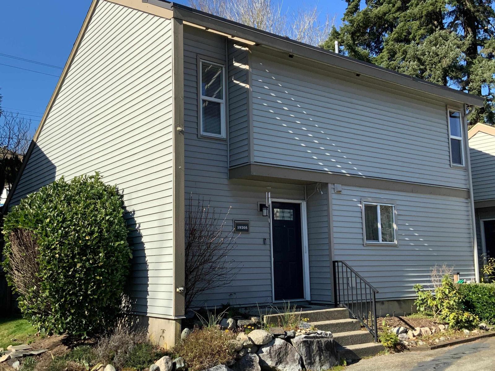 19205 FAIRWAY DRIVE, Surrey, British Columbia