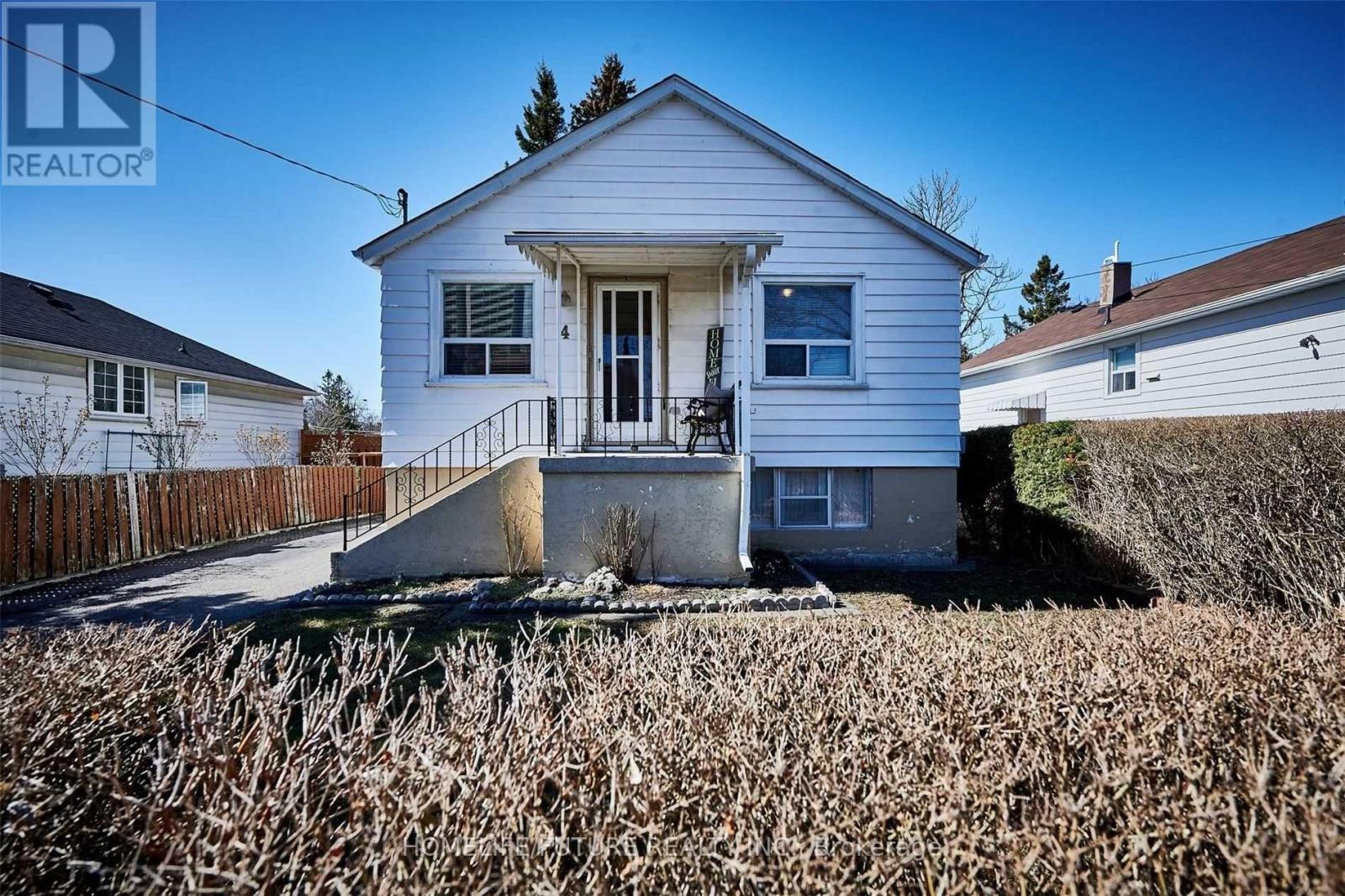 4 COMMONWEALTH AVENUE, Toronto, Ontario