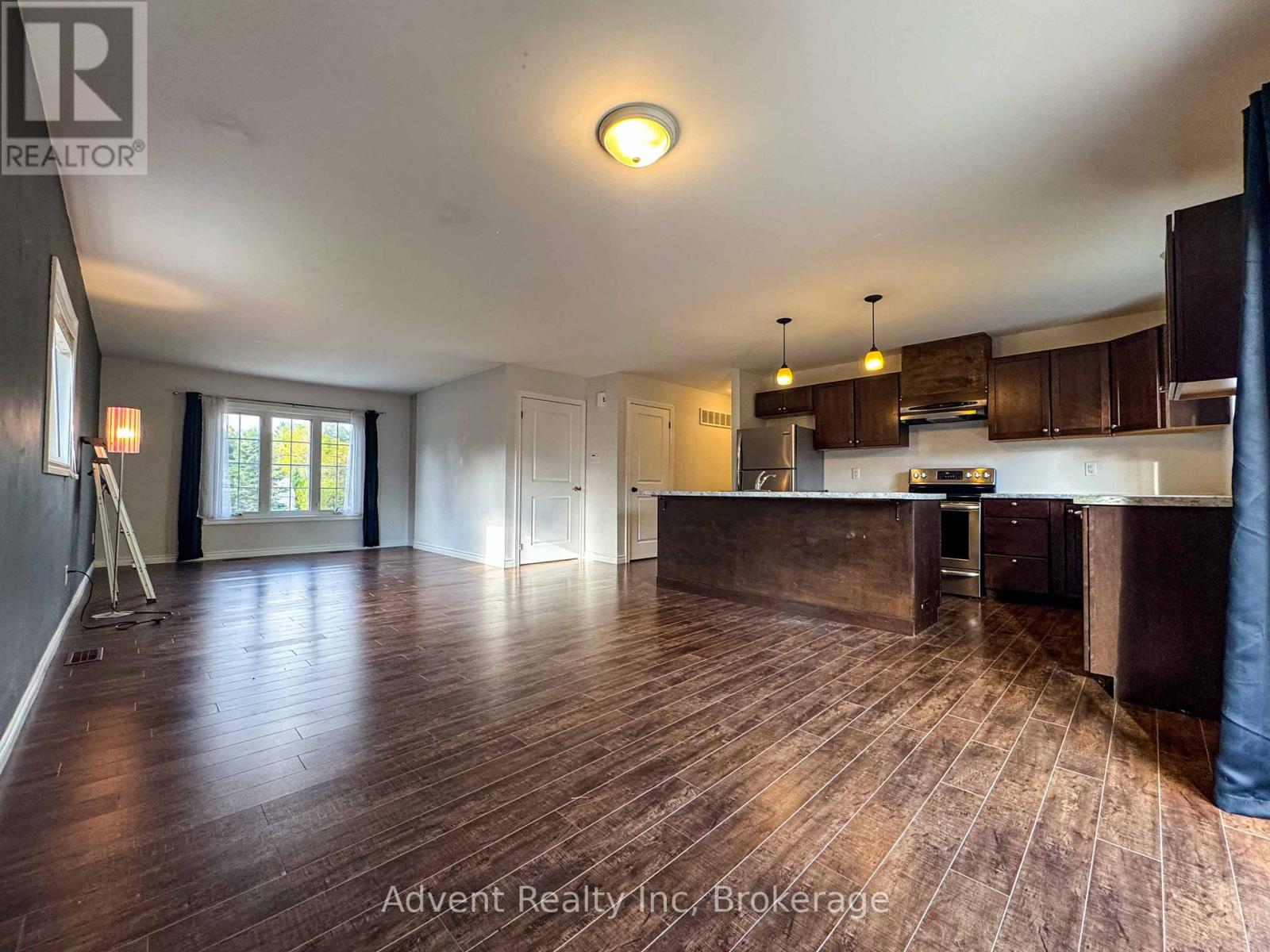 49 Brentwood Road, Essa, Ontario  L0M 1B2 - Photo 9 - N12831668