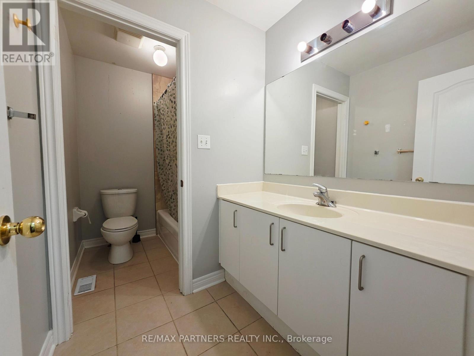 126 Collis Drive, Aurora, Ontario  L4G 7V2 - Photo 38 - N12831670