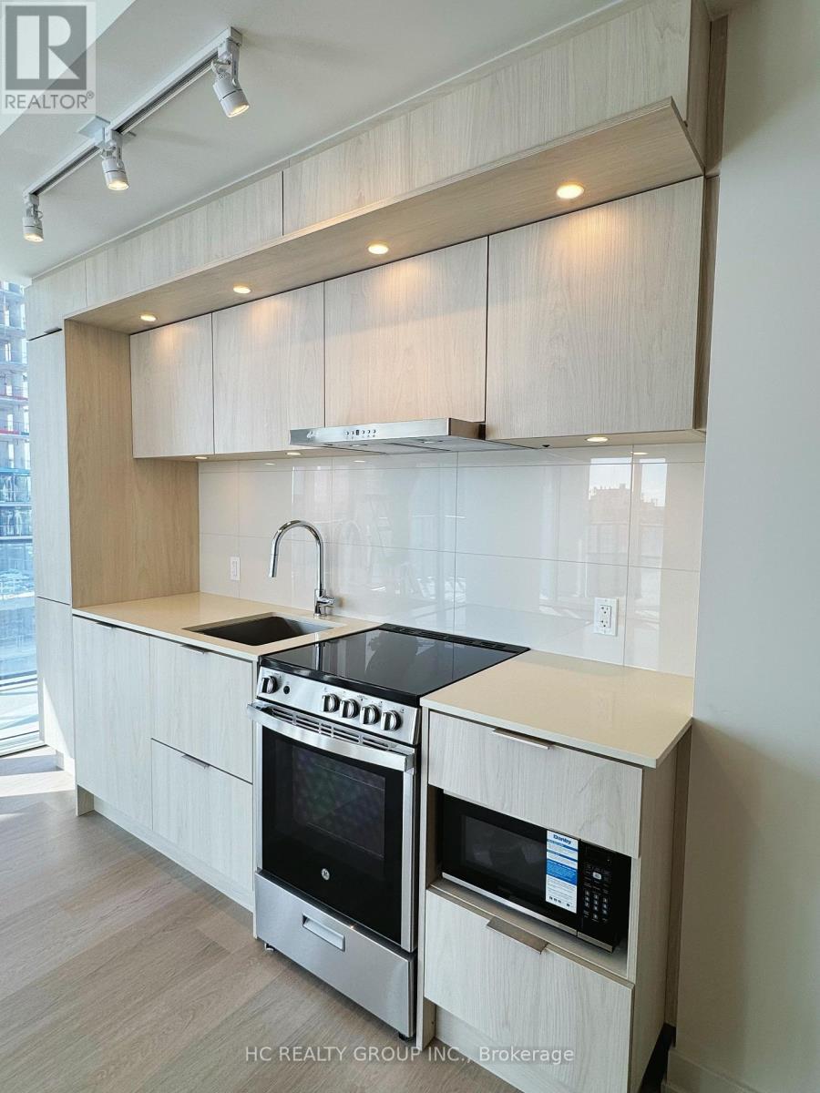 1010 - 448 Burnhamthorpe Road, Mississauga, Ontario  L5B 0R4 - Photo 6 - W12831688