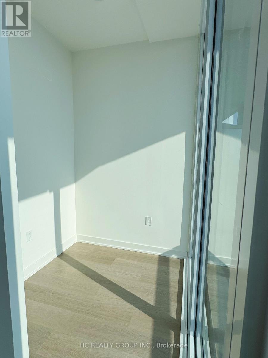 1010 - 448 Burnhamthorpe Road, Mississauga, Ontario  L5B 0R4 - Photo 8 - W12831688