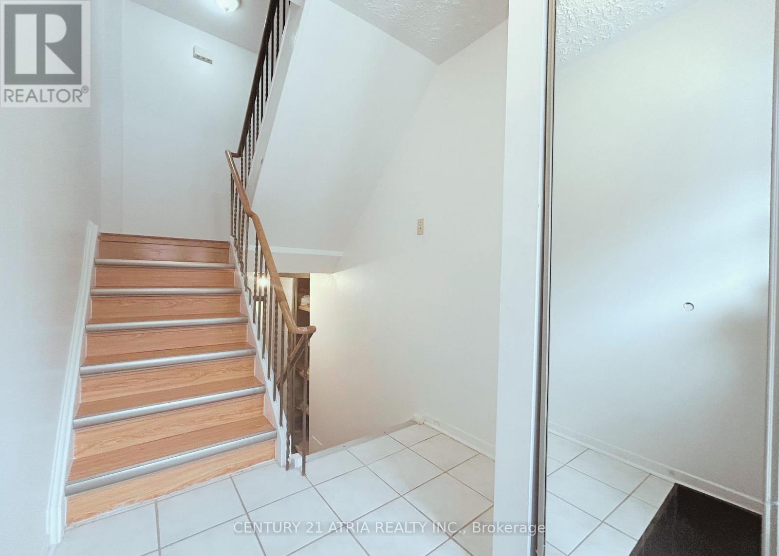 148 Song Meadoway, Toronto, Ontario  M2H 2T7 - Photo 2 - C12683598
