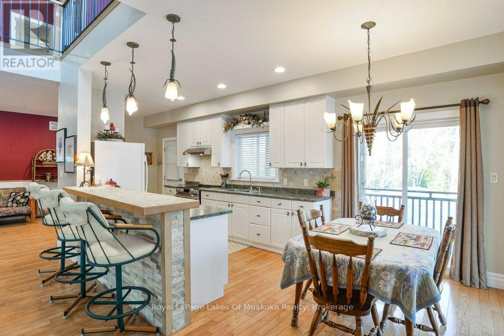 2411 Hwy. 118 E. Highway, Bracebridge, Ontario  P1L 1X1 - Photo 12 - X12831712