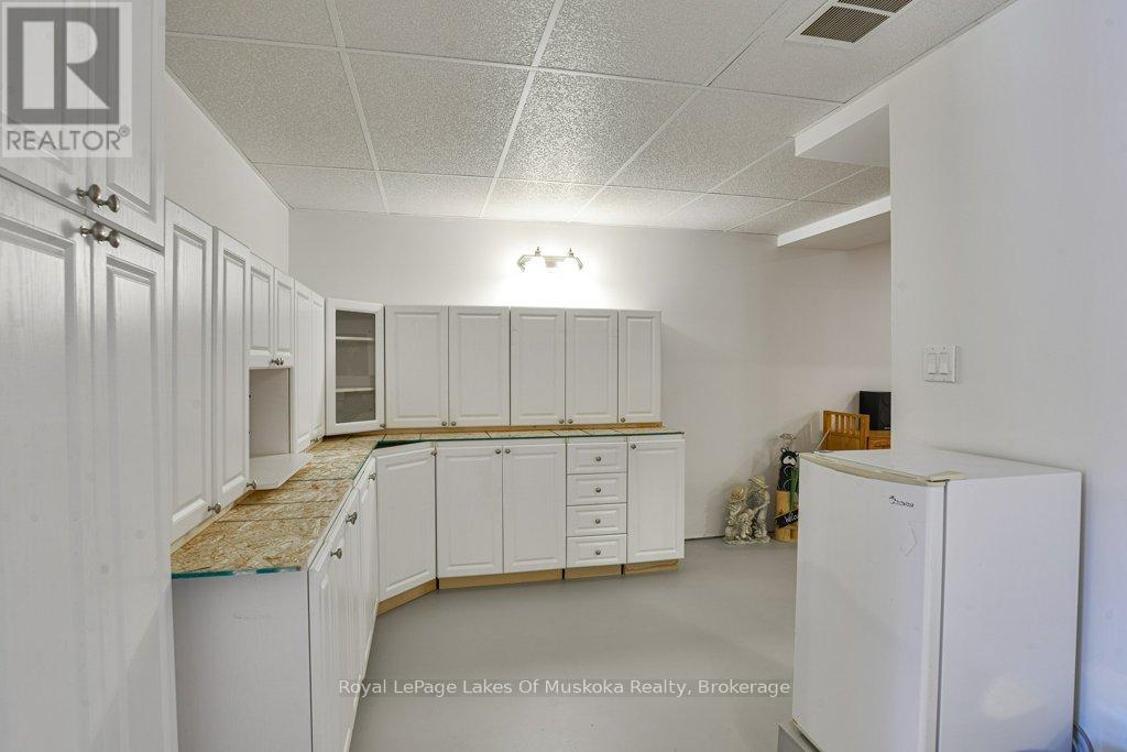 2411 Hwy. 118 E. Highway, Bracebridge, Ontario  P1L 1X1 - Photo 32 - X12831712