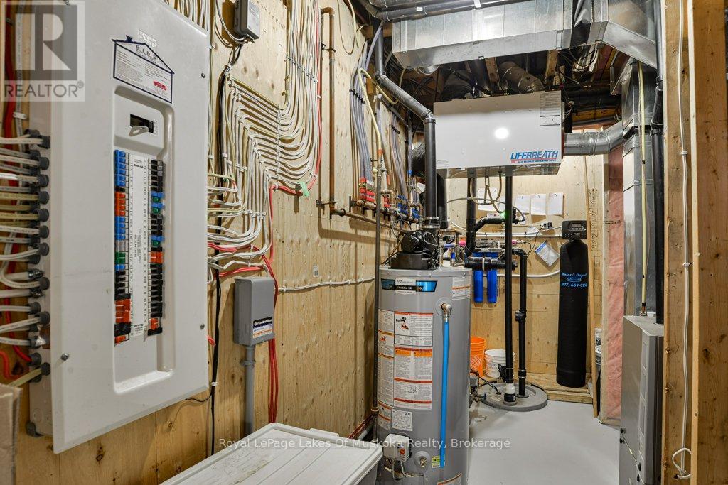 2411 Hwy. 118 E. Highway, Bracebridge, Ontario  P1L 1X1 - Photo 36 - X12831712