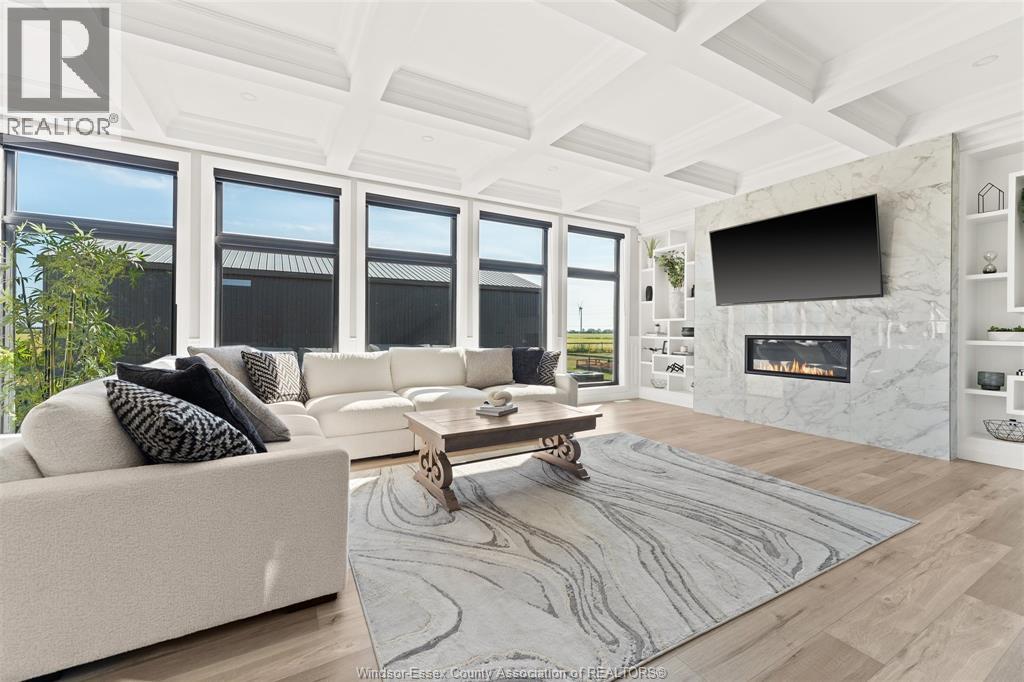 6061 Pike, Amherstburg, Ontario  N9V 2Y7 - Photo 2 - 26000176