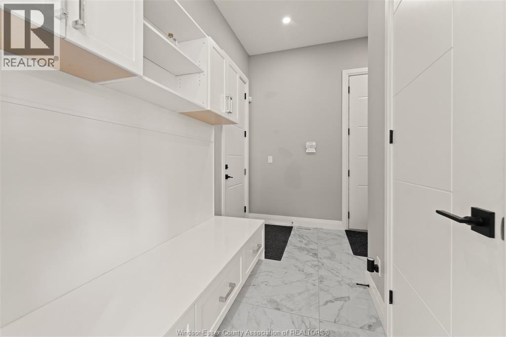 6061 Pike, Amherstburg, Ontario  N9V 2Y7 - Photo 17 - 26000176