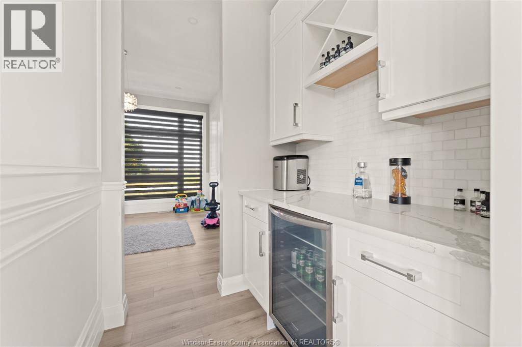 6061 Pike, Amherstburg, Ontario  N9V 2Y7 - Photo 13 - 26000176