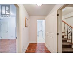 LOWER - 213 MAPLEHURST AVENUE, Toronto, Ontario