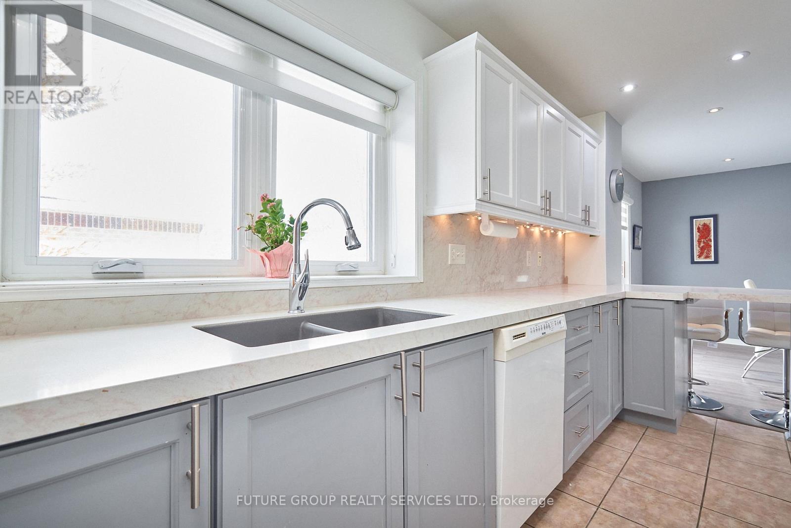 20 - 358 Little Avenue, Barrie, Ontario  L4N 2Z6 - Photo 11 - S12831692