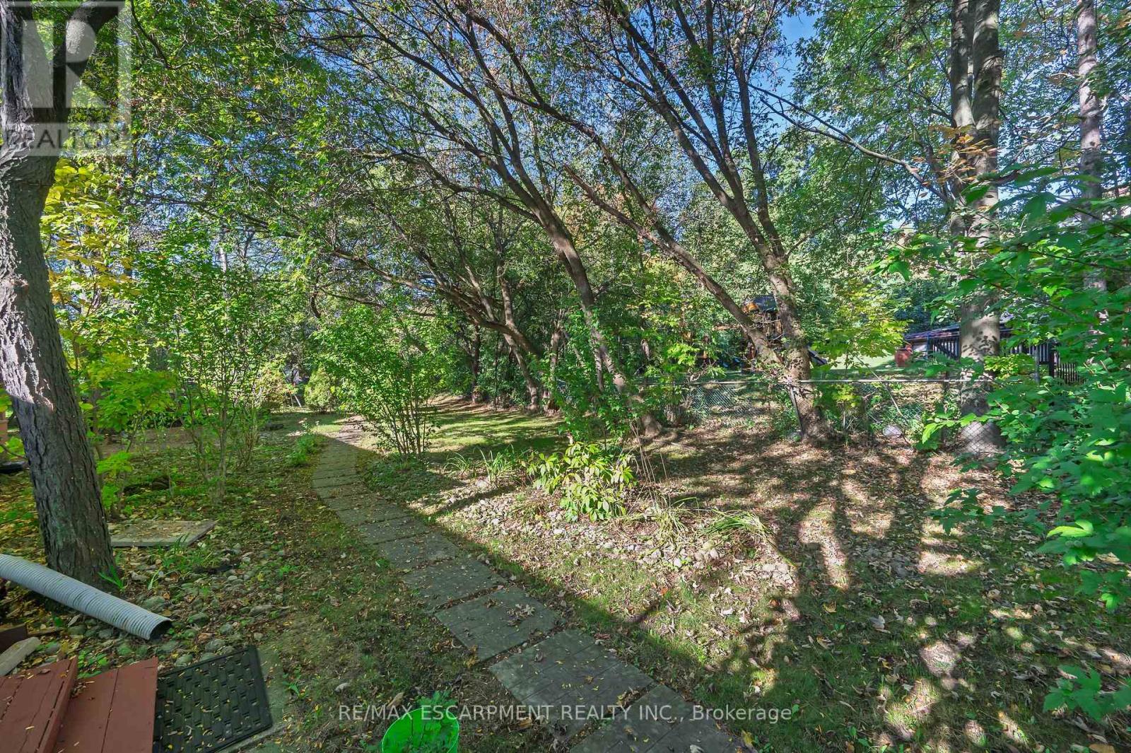 1411 Beaufort Drive, Burlington, Ontario  L7P 4V8 - Photo 38 - W12831732