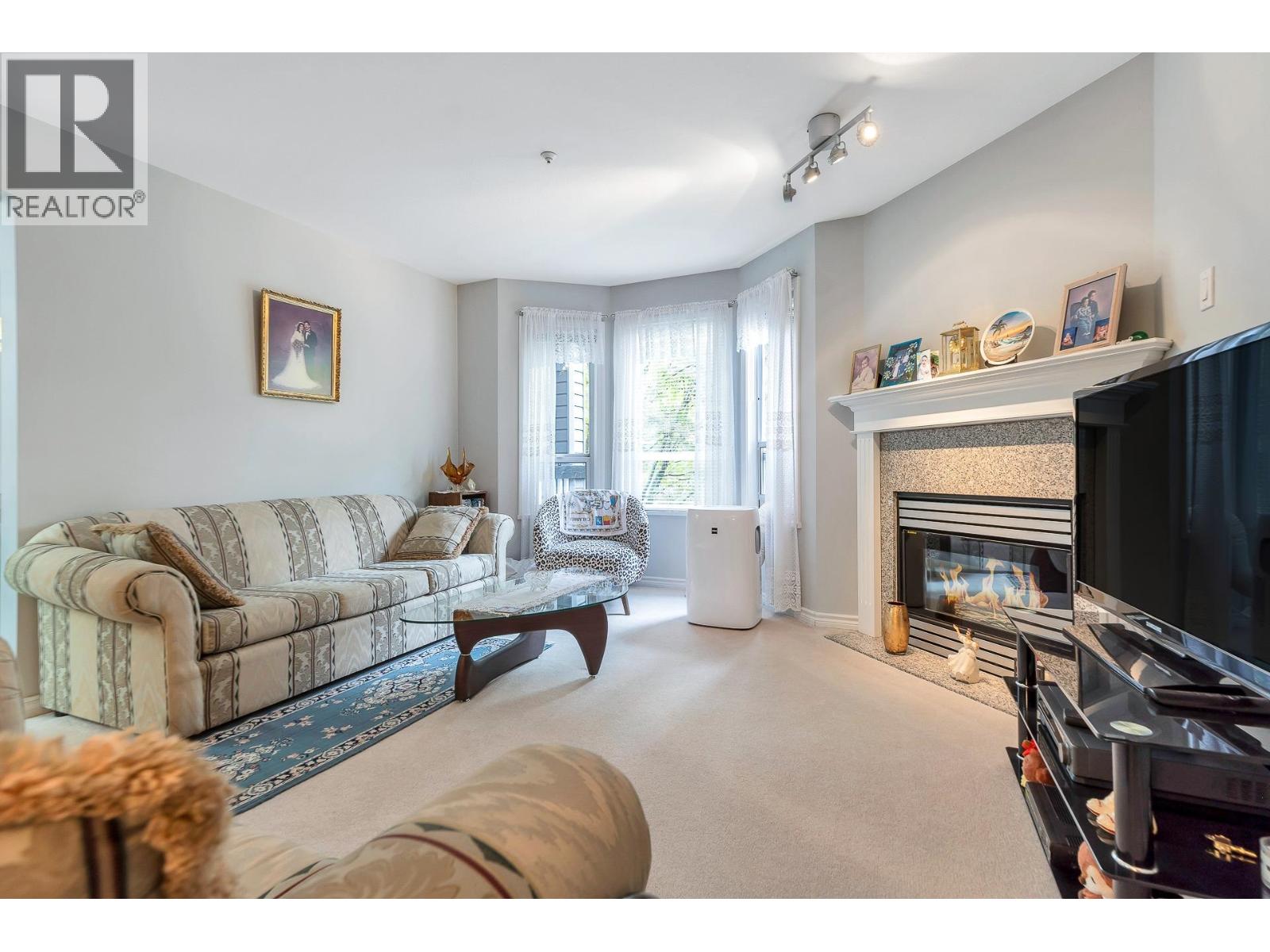 206 1150 Lynn Valley Road, North Vancouver, British Columbia  V7J 1Z9 - Photo 9 - R3093255