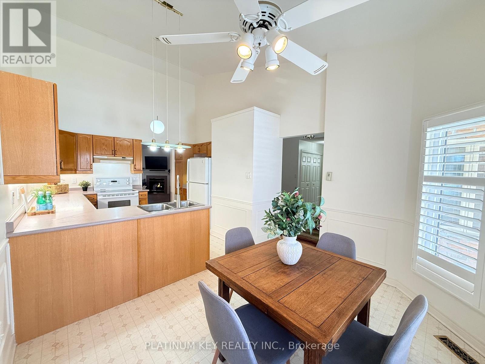 Photo 12 of 34 for 7 - 1331 Commissioners Road W