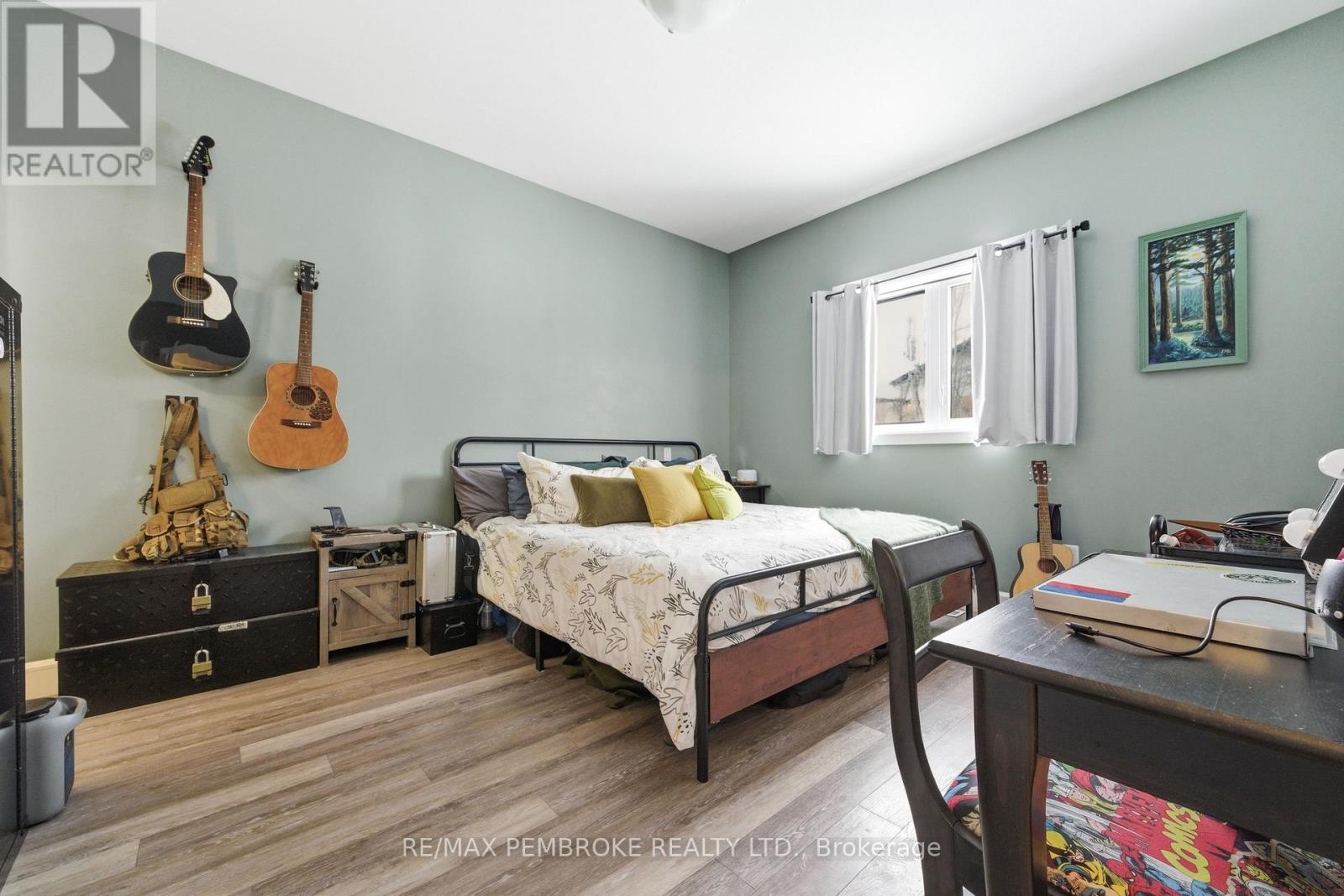 5 Harry Street, Petawawa, Ontario  K8H 2A5 - Photo 14 - X12831768