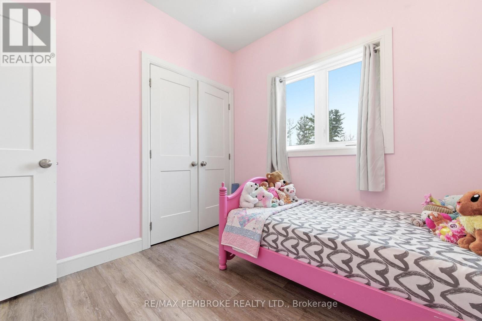 5 Harry Street, Petawawa, Ontario  K8H 2A5 - Photo 15 - X12831768