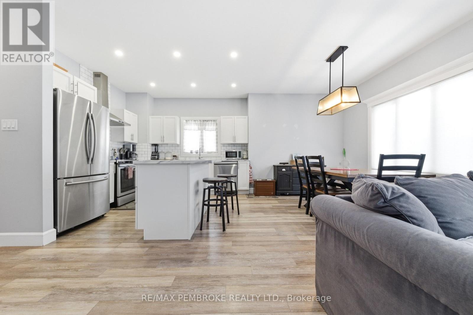 5 Harry Street, Petawawa, Ontario  K8H 2A5 - Photo 40 - X12831768