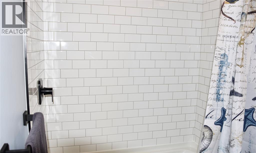 207 Essex Street, Sarnia, Ontario  N7T 0C2 - Photo 18 - 26004231