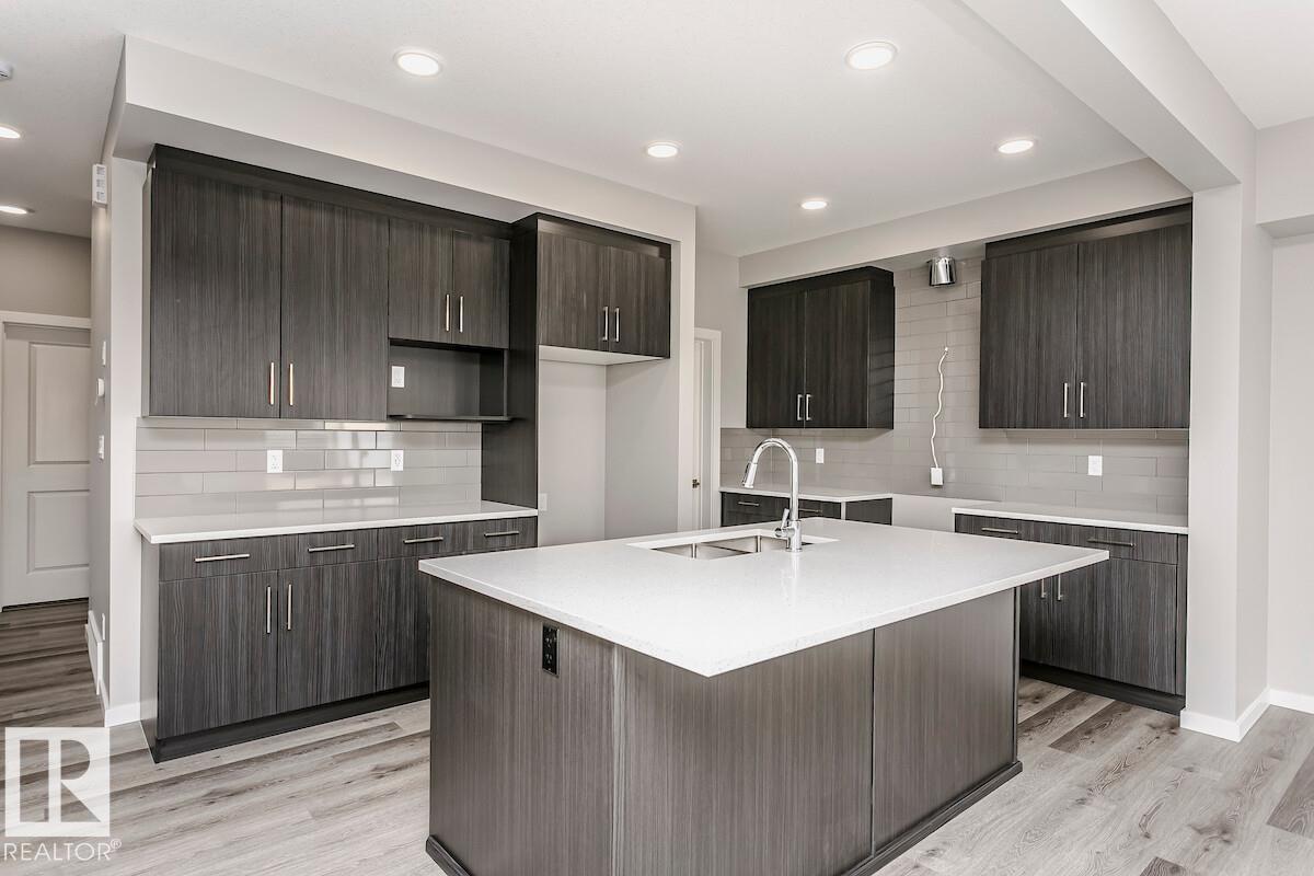 6275 29 Av Sw, Edmonton, Alberta  T6X 3J3 - Photo 3 - E4470797