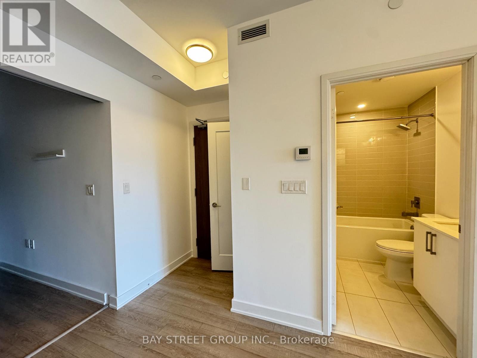 902 - 576 Front Street W, Toronto, Ontario  M5V 0P8 - Photo 4 - C12831764