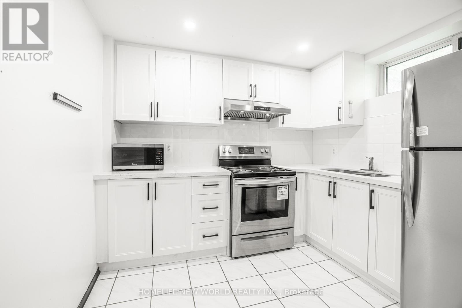 192 Combe Avenue, Toronto, Ontario  M3H 4K5 - Photo 18 - C12831772