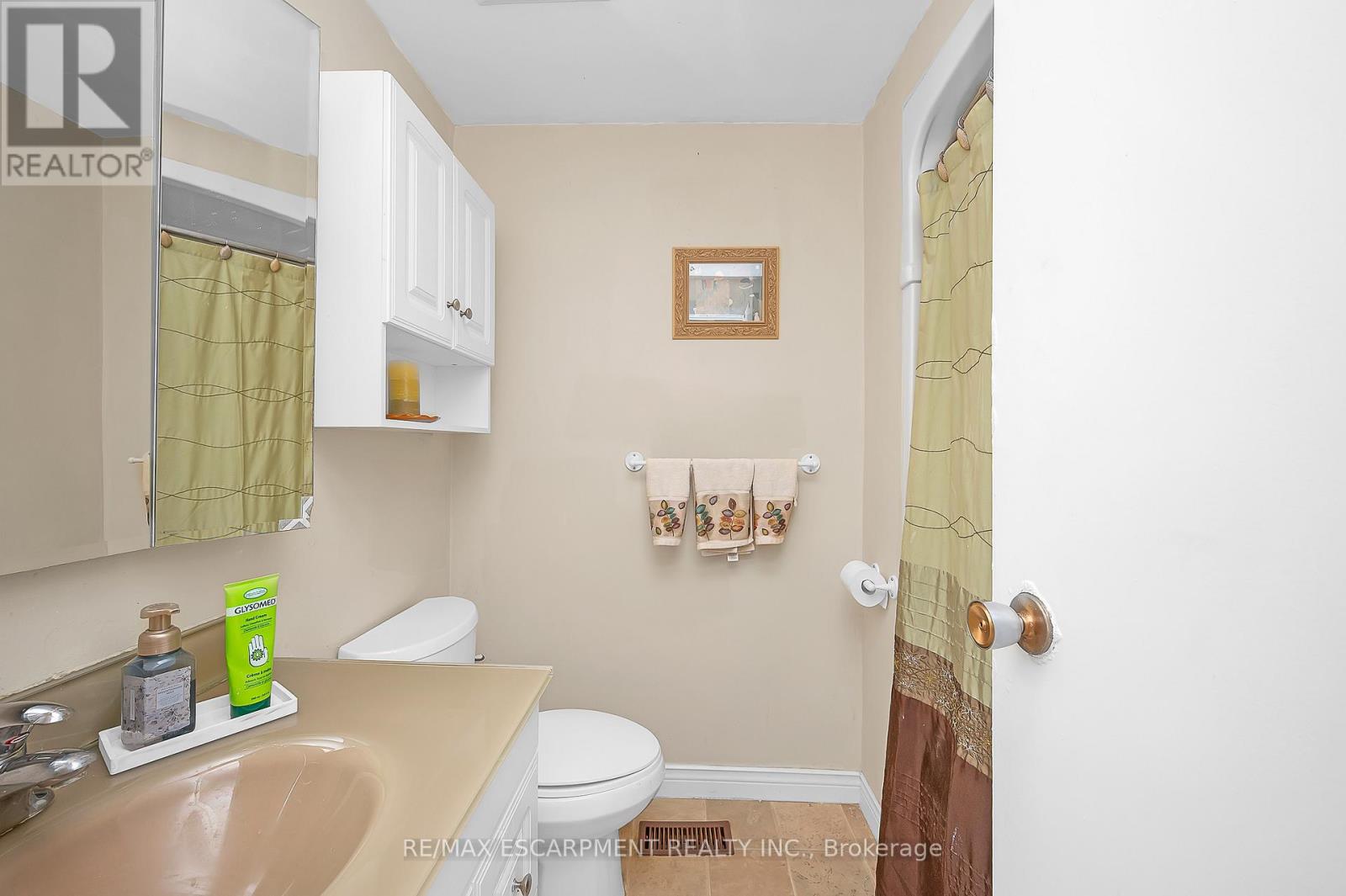 L80 - 223 Pioneer Drive, Kitchener, Ontario  N2P 1L9 - Photo 16 - X12831762