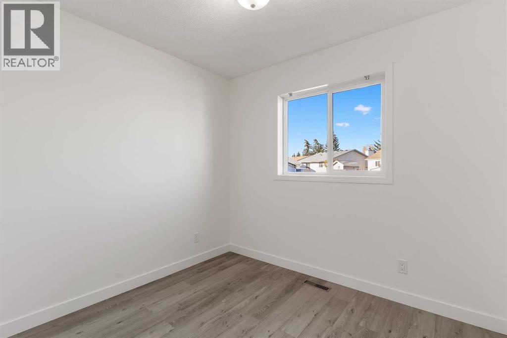 2 West Barrett Place, Cochrane, Alberta T4C 1J5 - Photo 25 - A2265976
