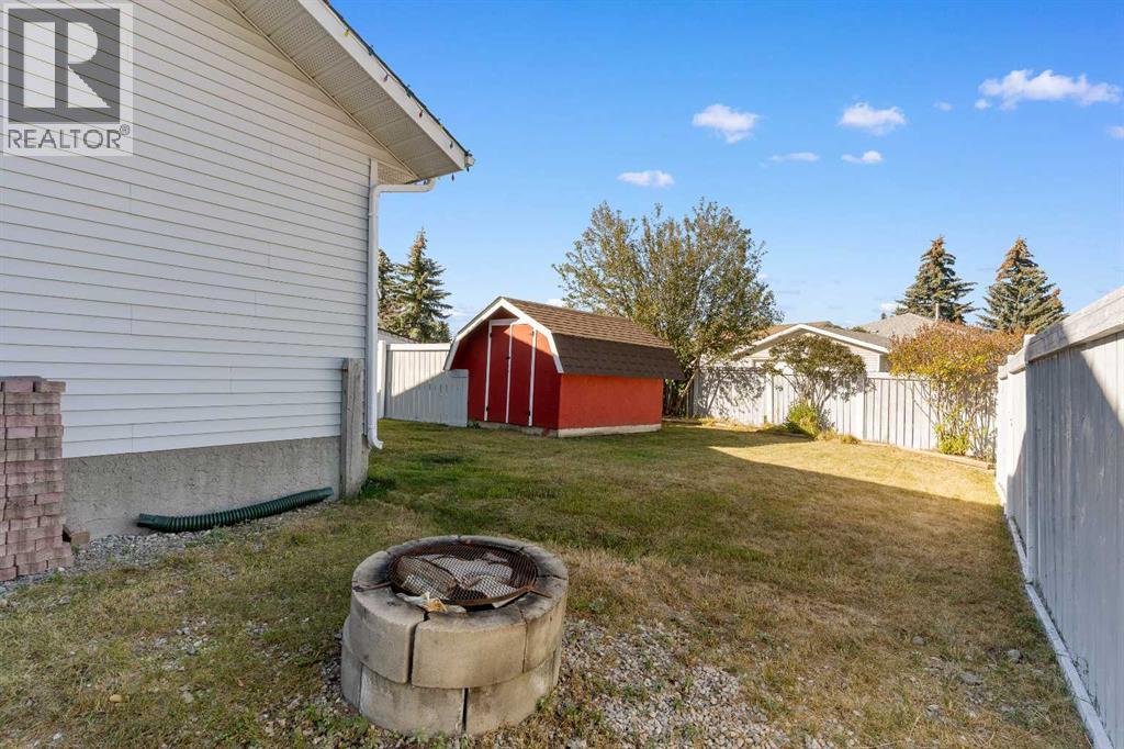 2 West Barrett Place, Cochrane, Alberta T4C 1J5 - Photo 40 - A2265976