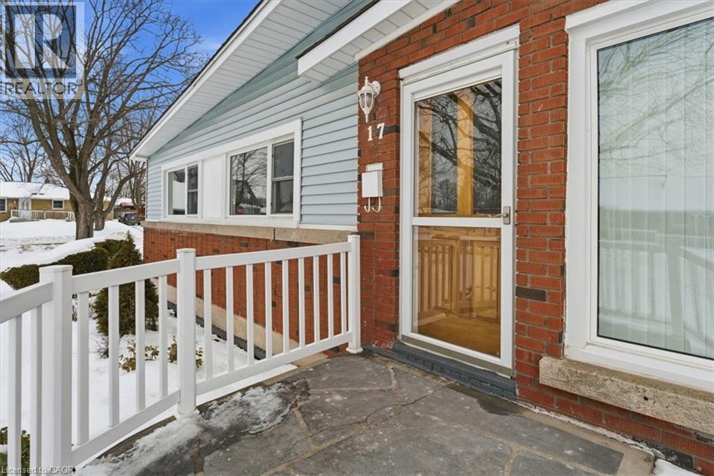 17 Oakmount Road, Welland, Ontario  L3C 4X9 - Photo 5 - 40803552