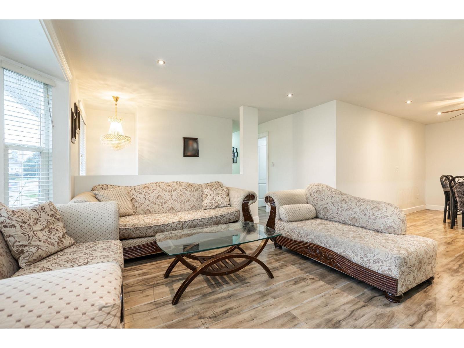 8412 134b Street, Surrey, British Columbia  V3W 0T8 - Photo 6 - R3088403