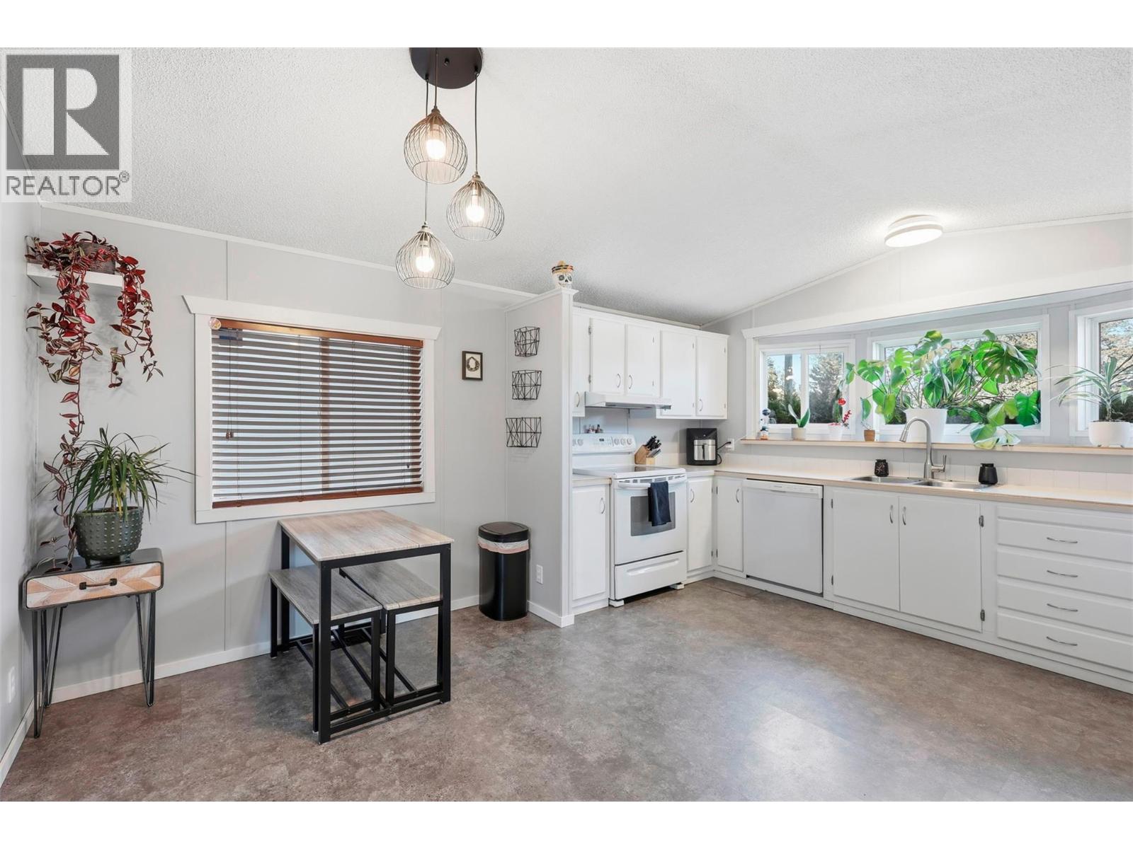 1555 Howe Road Unit# 35, Kamloops, British Columbia  V1S 1N1 - Photo 4 - 10373904