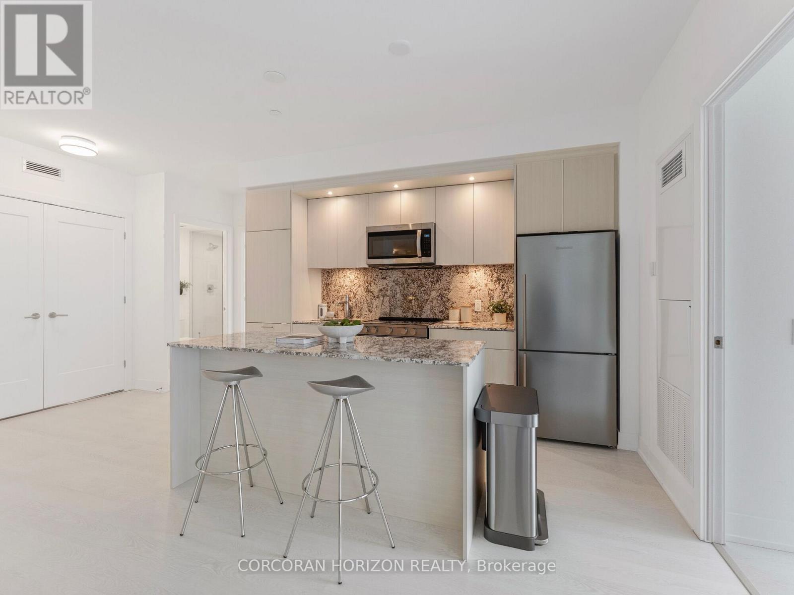 221 - 30 Inn On The Park Drive, Toronto, Ontario  M3C 0P7 - Photo 20 - C12831782