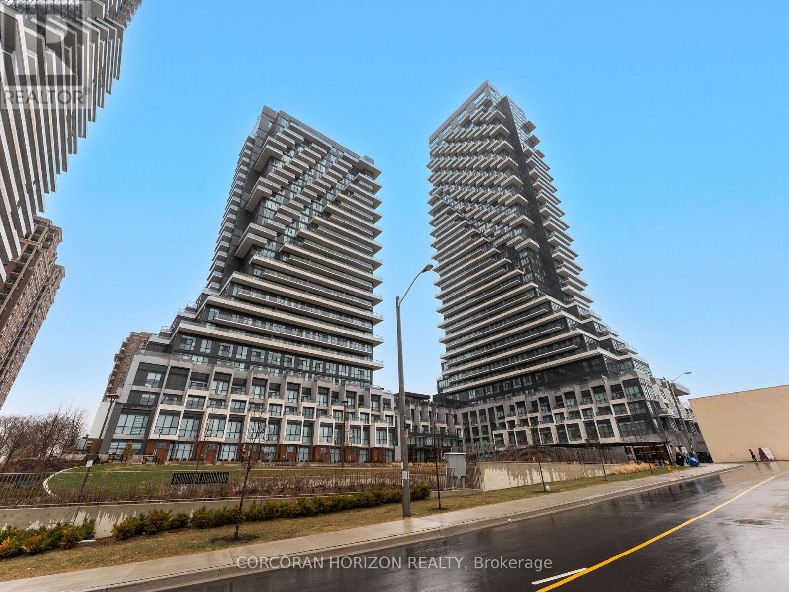 221 - 30 Inn On The Park Drive, Toronto, Ontario  M3C 0P7 - Photo 46 - C12831782