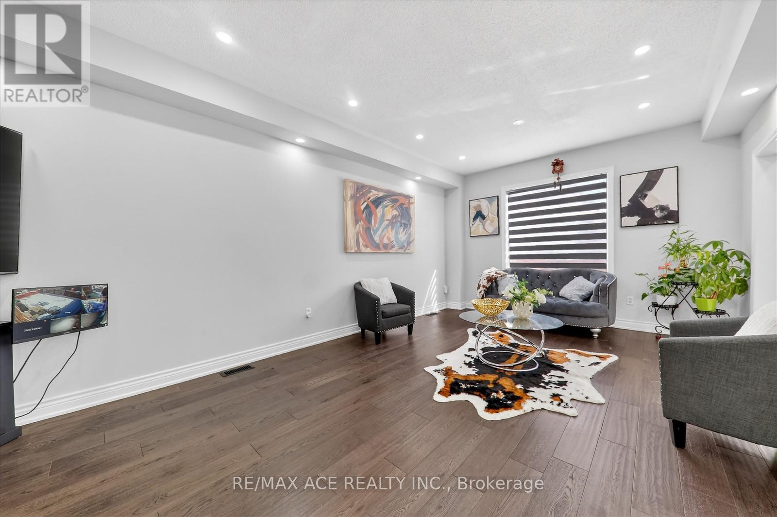 9 Invitational Road, Brampton, Ontario  L6P 2H1 - Photo 11 - W12831778