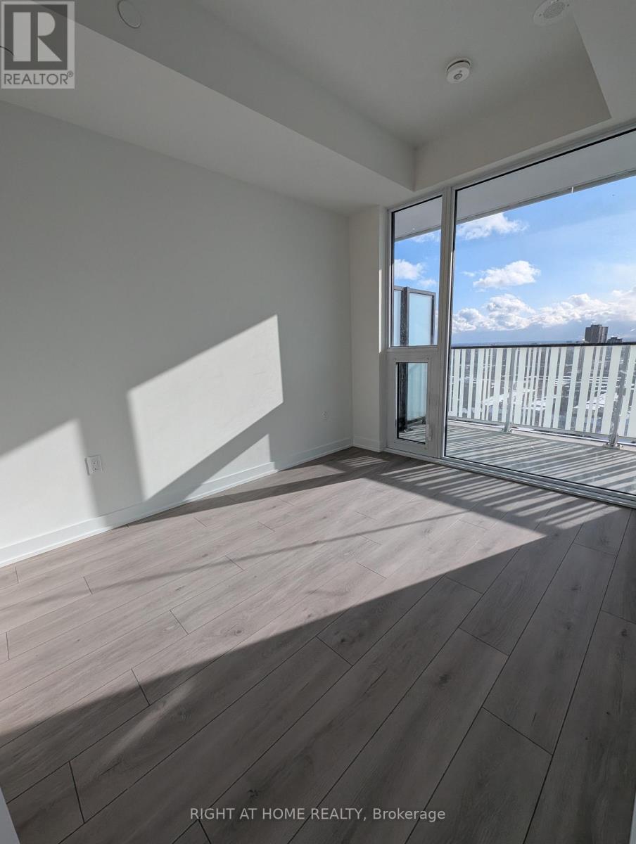 1313 - 1 Fairview Road E, Mississauga, Ontario  L5A 4C6 - Photo 4 - W12831784