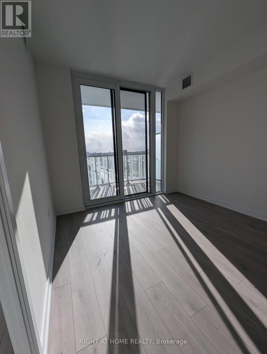 1313 - 1 Fairview Road E, Mississauga, Ontario  L5A 4C6 - Photo 5 - W12831784