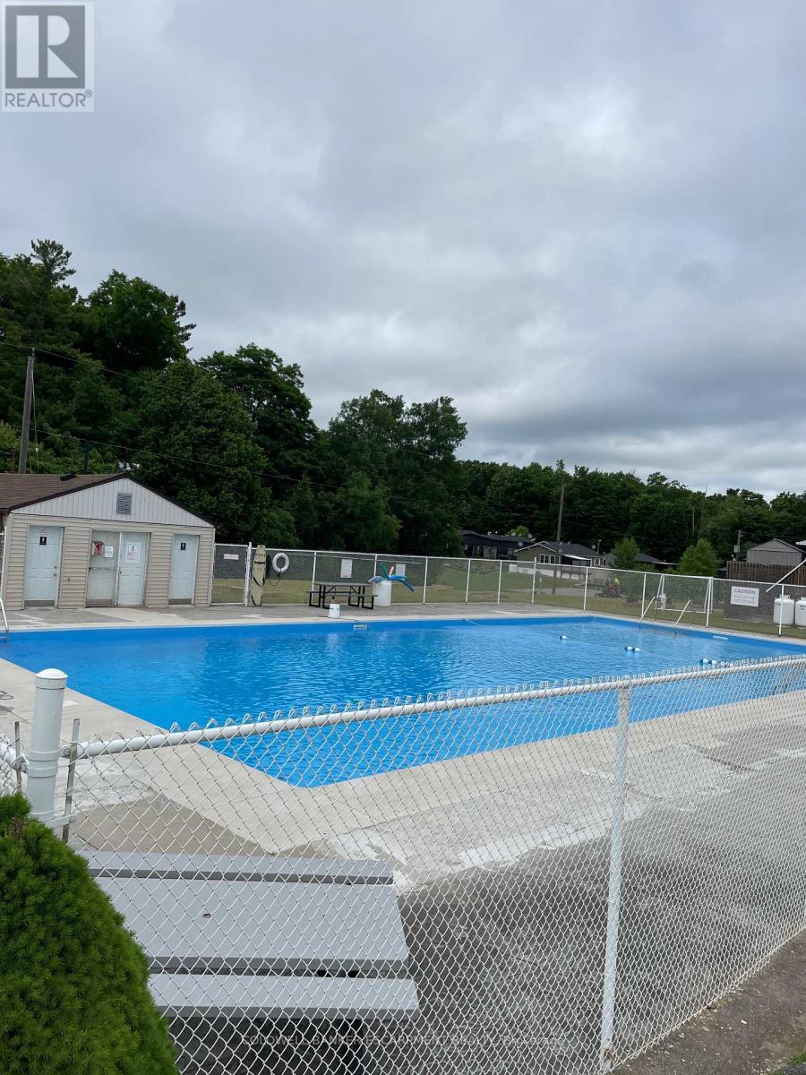 5 Spruce - 4449 Milburough Line, Burlington, Ontario  L7P 0P5 - Photo 15 - W12831790