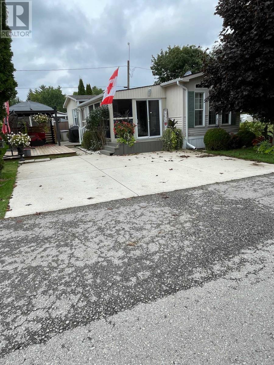 5 Spruce - 4449 Milburough Line, Burlington, Ontario  L7P 0P5 - Photo 2 - W12831790