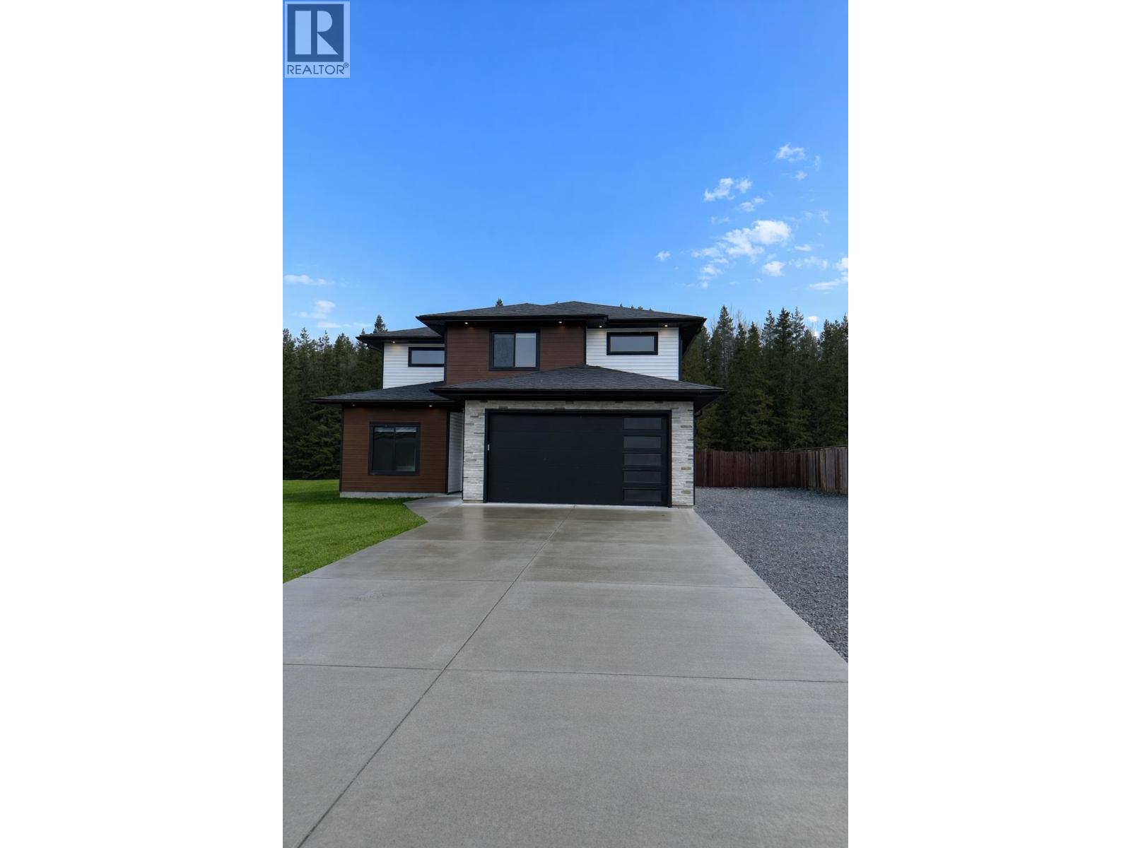 5224 Smith Avenue, Terrace, British Columbia  V8G 0H1 - Photo 2 - R3075790