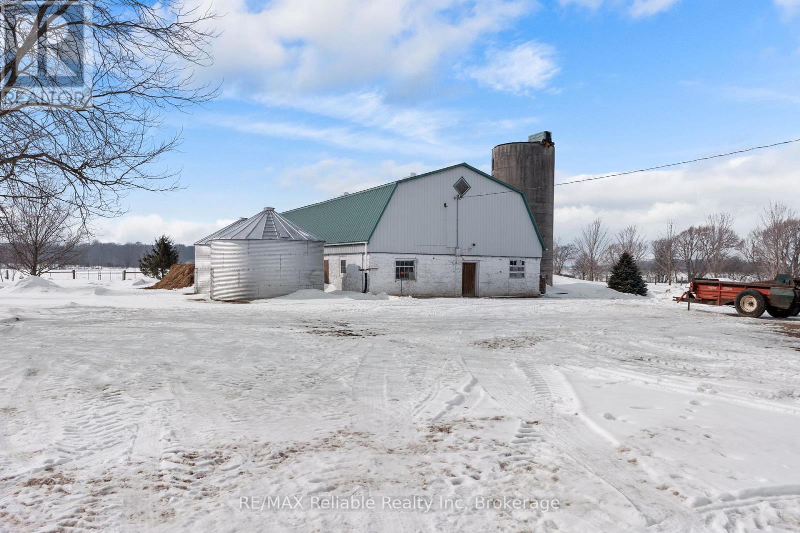 76651 London Road, Bluewater, Ontario  N0M 1L0 - Photo 11 - X12828166