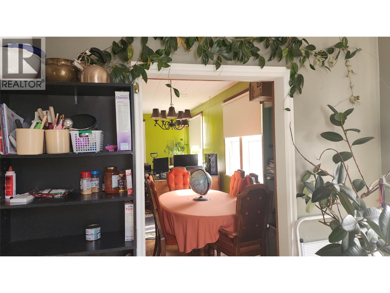 102 1st Avenue, Nakusp, British Columbia  V0G 1R0 - Photo 4 - 2474550