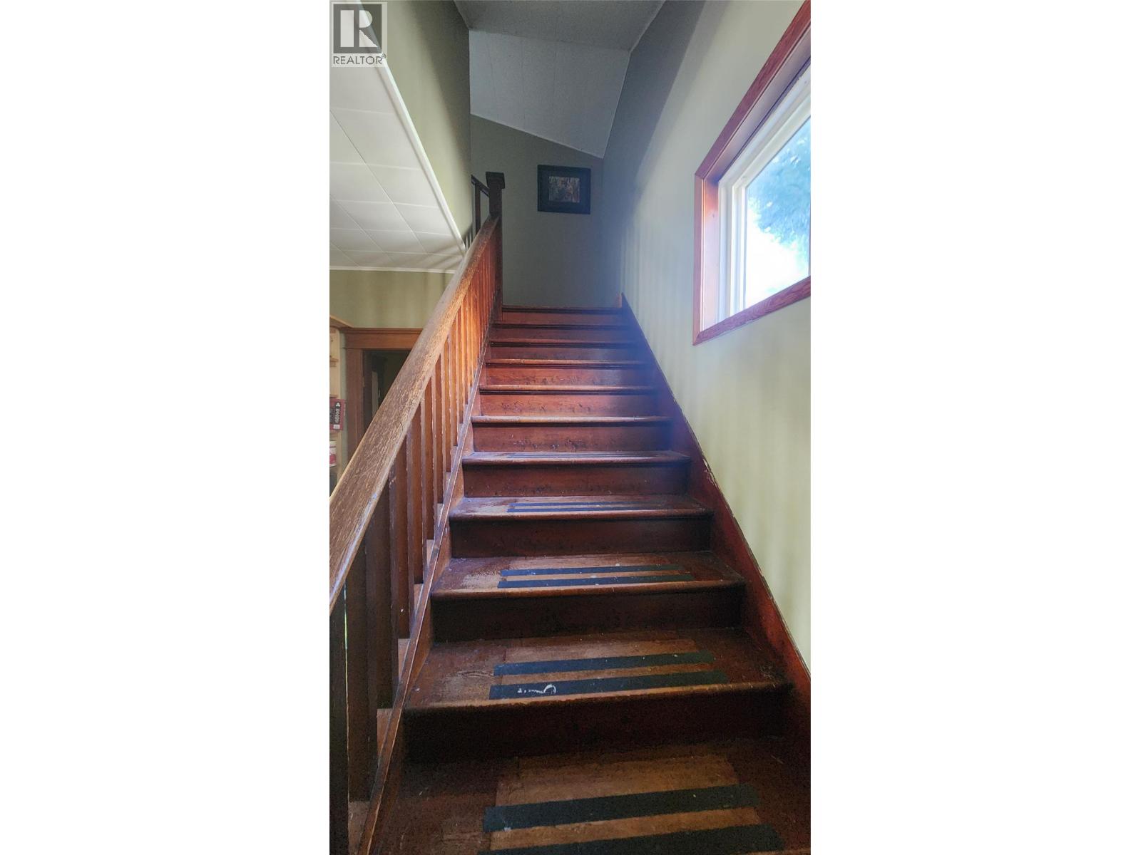 102 1st Avenue, Nakusp, British Columbia  V0G 1R0 - Photo 9 - 2474550