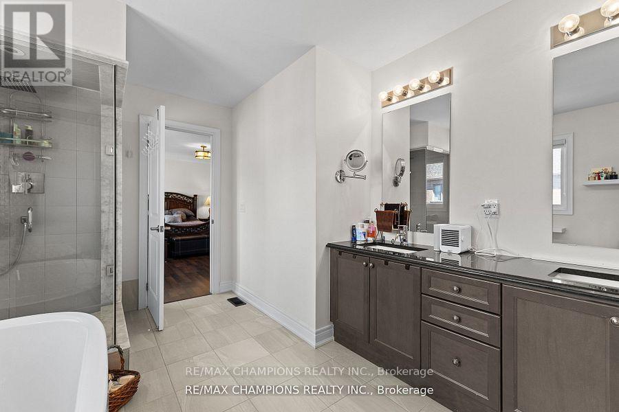 151 Russell Creek Drive, Brampton, Ontario  L6R 4B4 - Photo 16 - W12830992