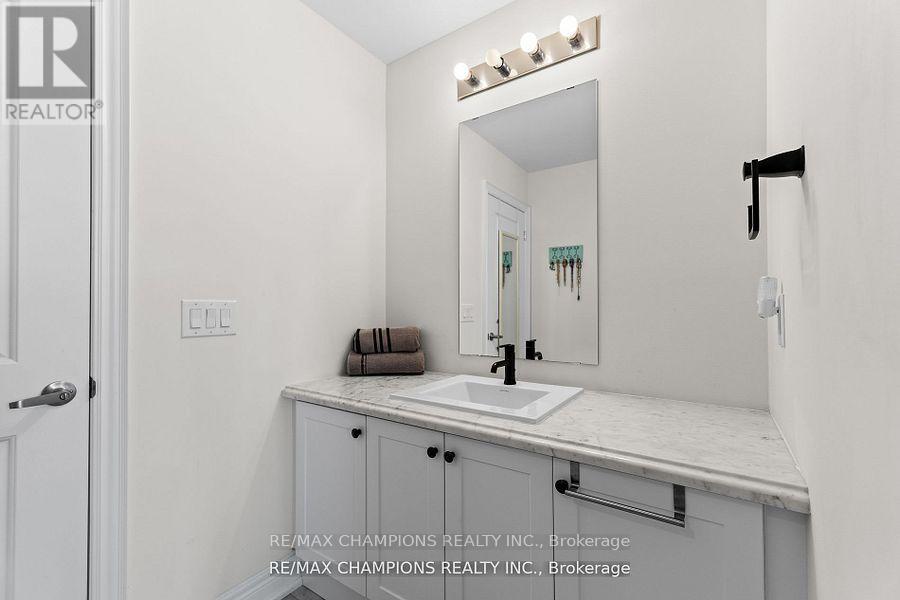 151 Russell Creek Drive, Brampton, Ontario  L6R 4B4 - Photo 18 - W12830992