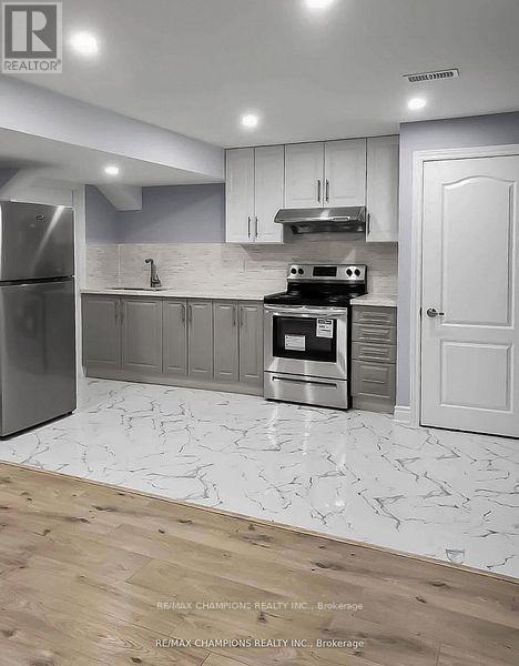 151 Russell Creek Drive, Brampton, Ontario  L6R 4B4 - Photo 23 - W12830992