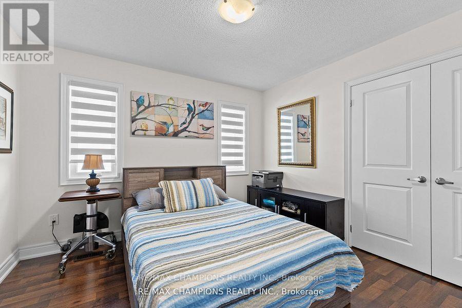 151 Russell Creek Drive, Brampton, Ontario  L6R 4B4 - Photo 17 - W12830992